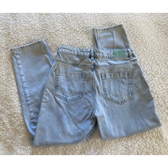 Zara Women's High Rise Mom Denim Jeans, tapered leg, light wash, size 8 - Picture 7 of 11